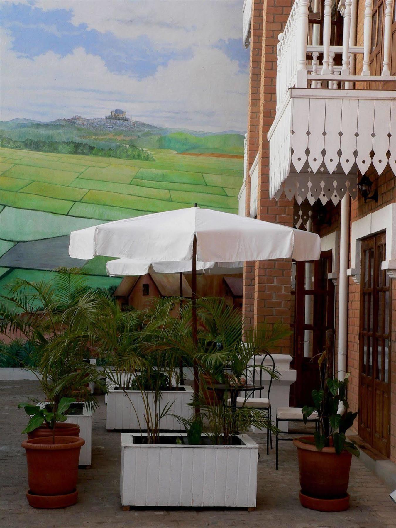 Les 3 Metis Otel Antananarivo Dış mekan fotoğraf